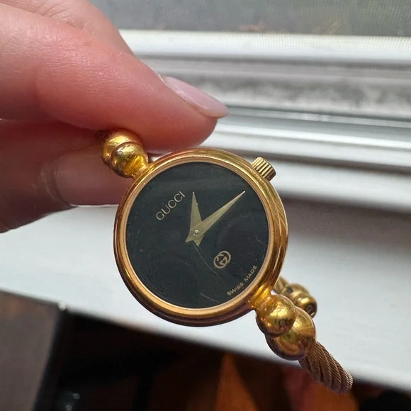 Gucci Bangle Bracelet Watch - Picture 3 of 6